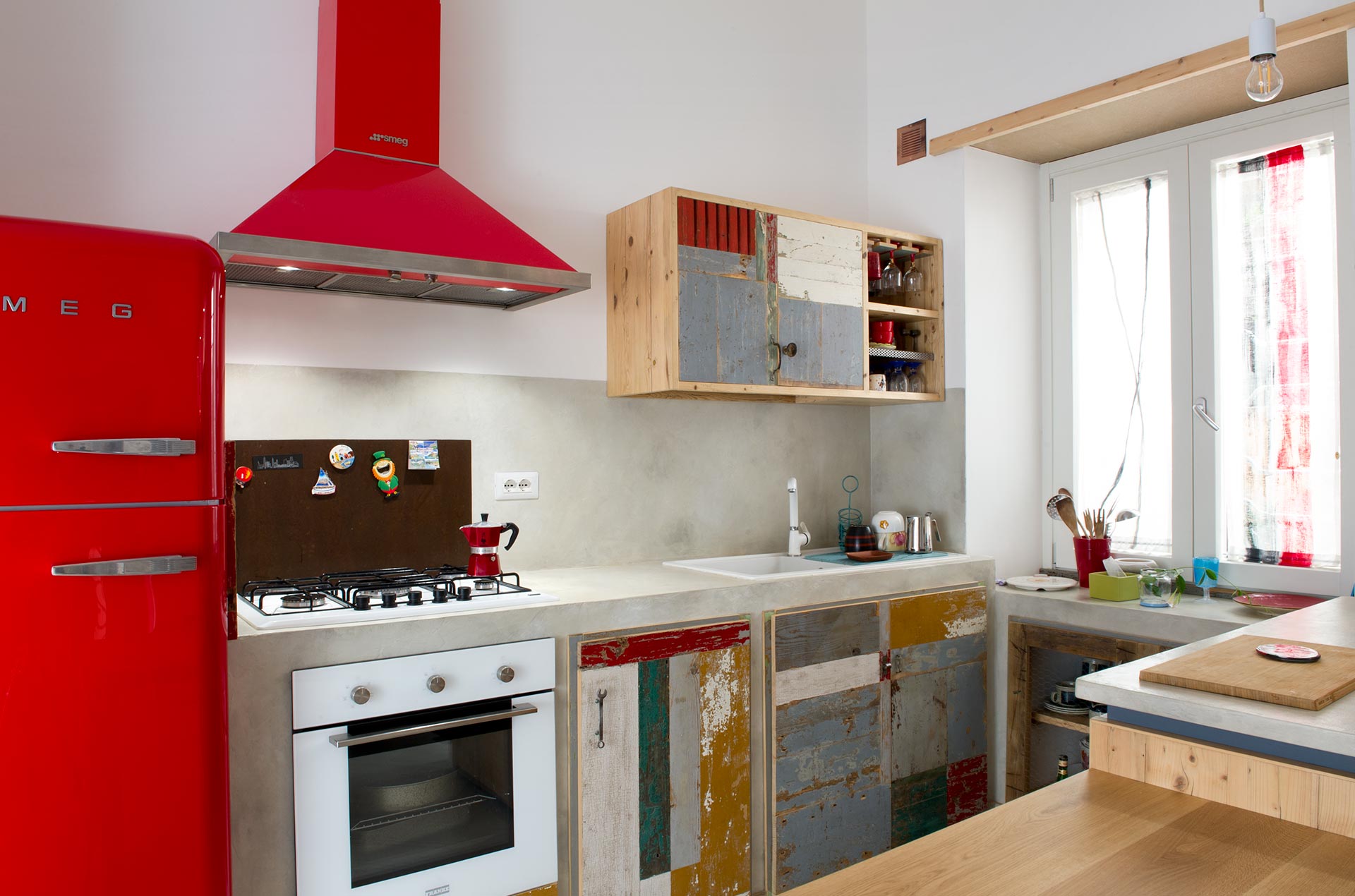 cucine su misura artigianali in legno di recupero
