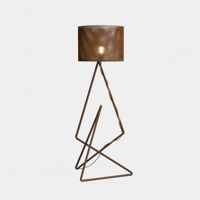 lampada artigianale in ferro ossidato modello AT
