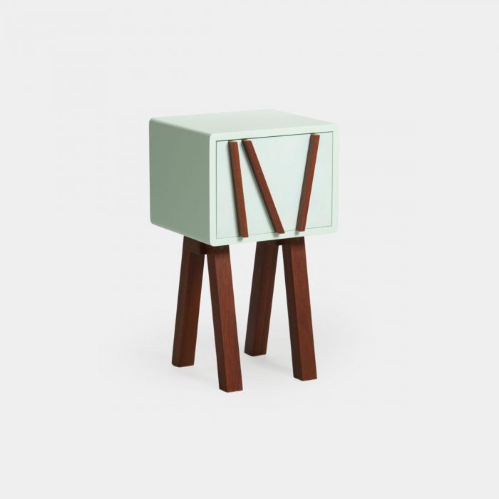 comodini colorati in legno di design