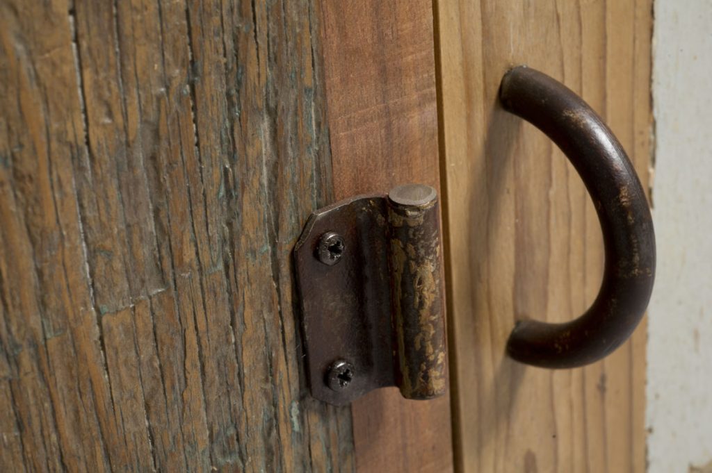 legno di recupero, sportelli