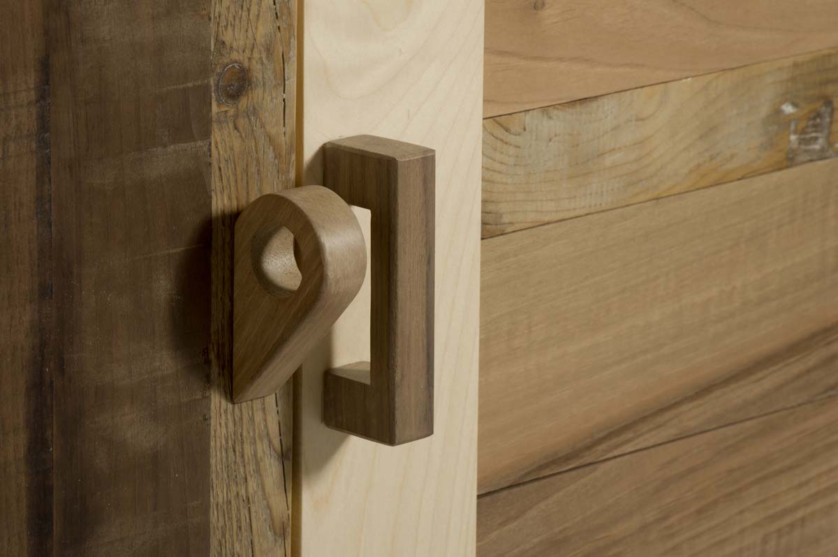 maniglie-in-legno madia tv particolare maniglie
